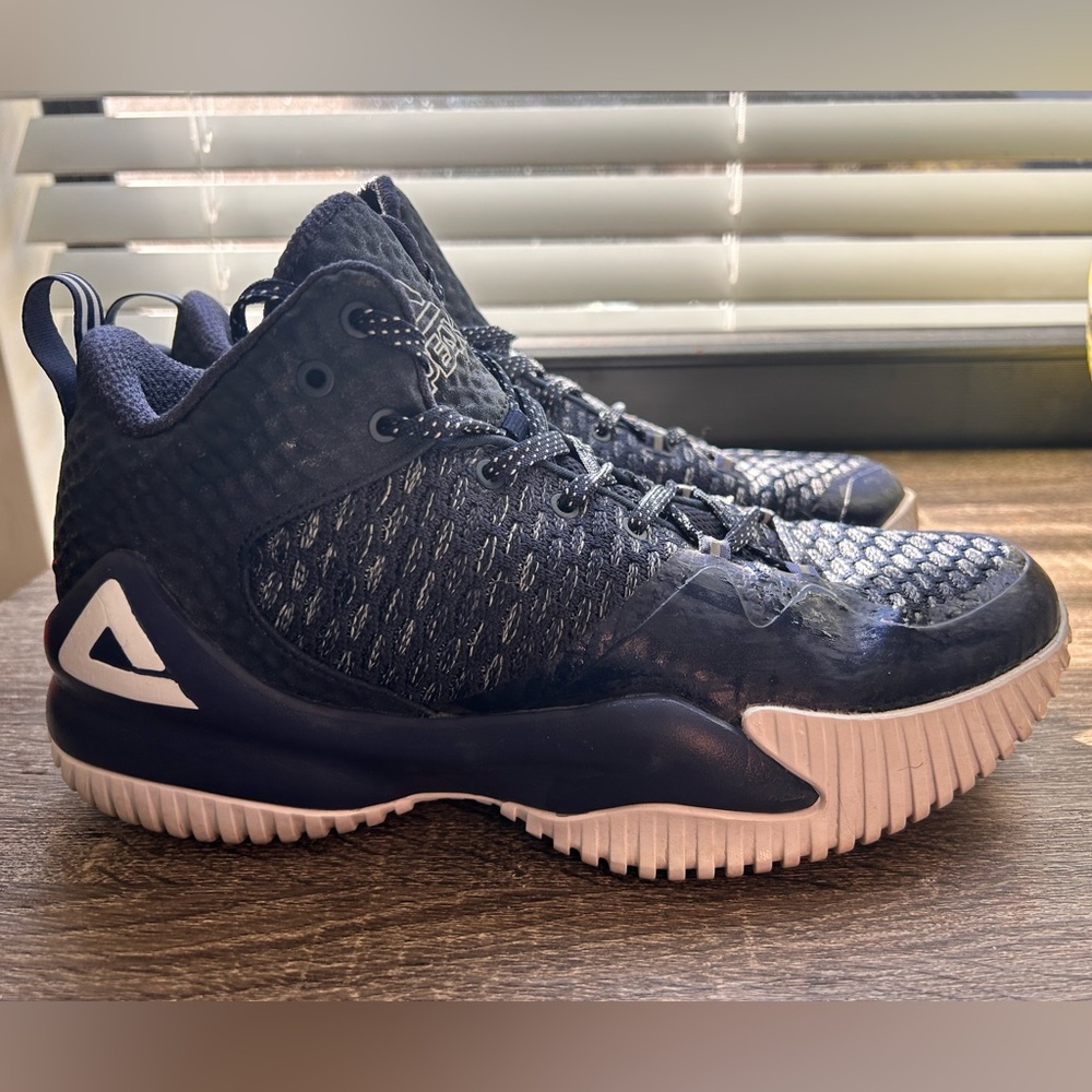 PEAK Basketball Shoes